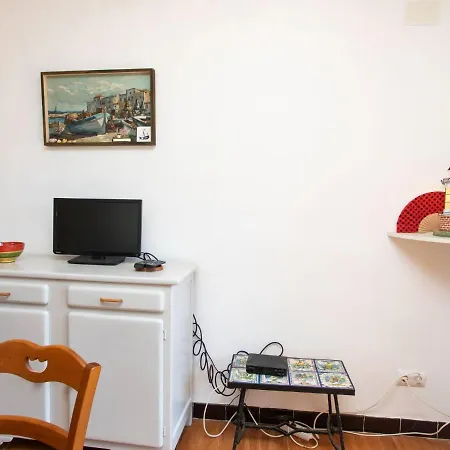 Apartment Les Cigales By Interhome